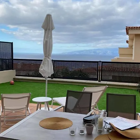 Apartment Overlooking On Atlantic Ocean *