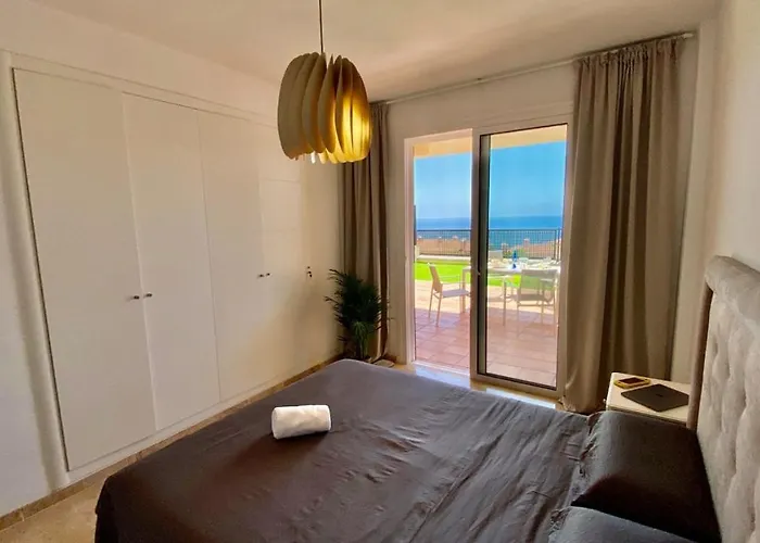 Overlooking On Atlantic Ocean * Puerto de Santiago (Tenerife)