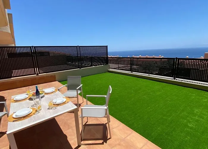 Apartment Overlooking On Atlantic Ocean *